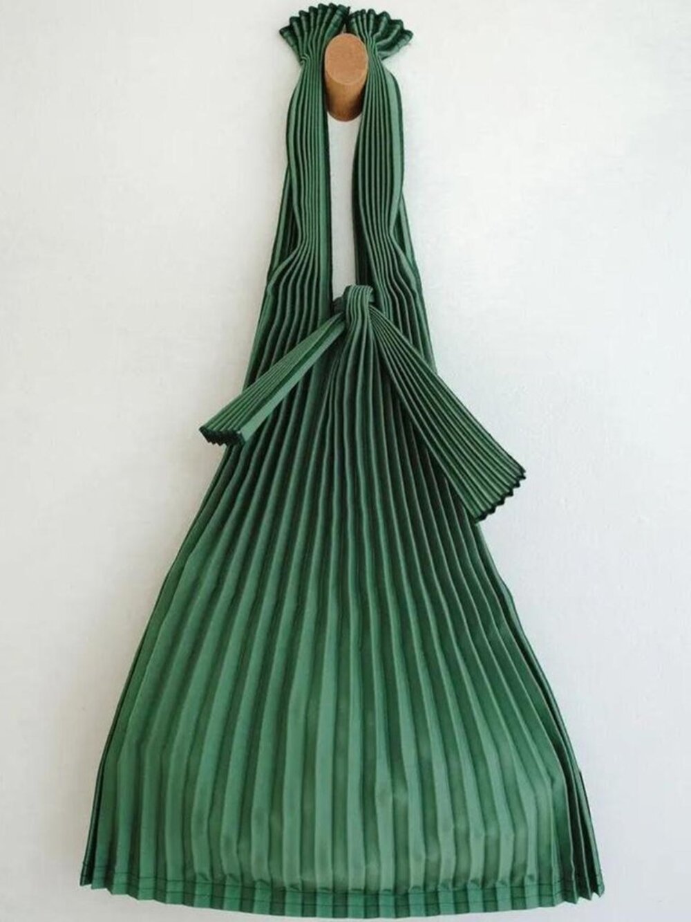 dark emerald forest green pleated Japanese tote bag purse recycled fabrics